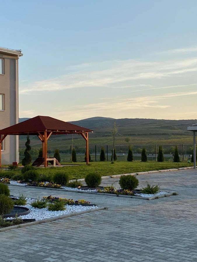 Kostovski Rooms-Near E75 To Greece Veles Exterior foto